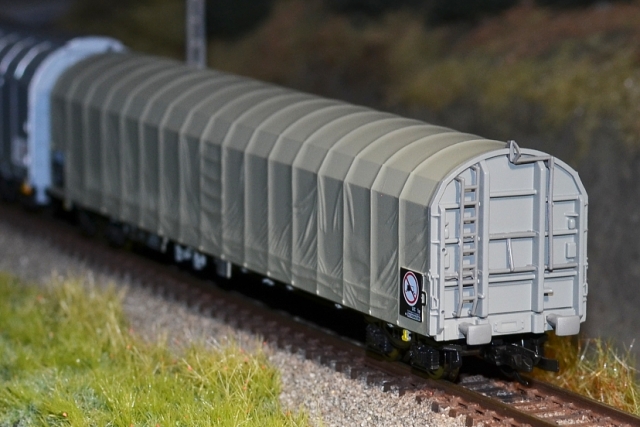 15749 Nákladný vagón s posuvnou plachtou ZSSK Cargo, Tillig TT
