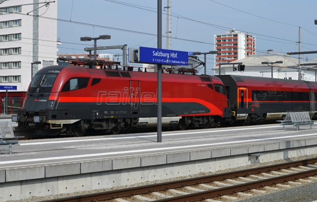 04968E Elektrická lokomotíva Rh 1216 