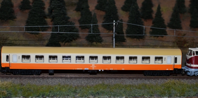 501854 Osobný vagón “Städteexpress” DR, Tillig TT