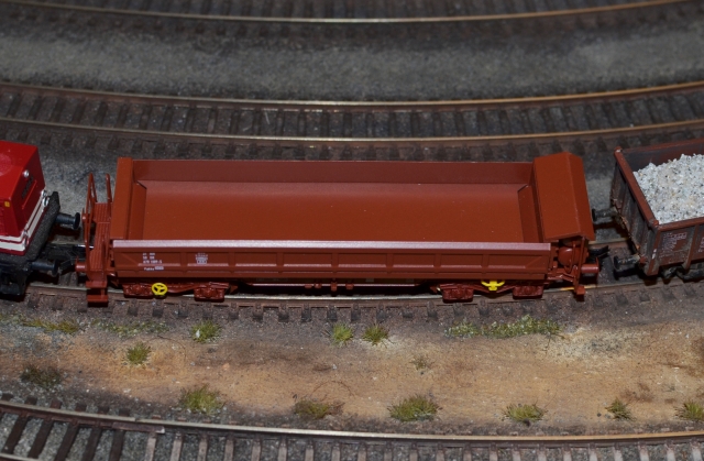 31400 Obojstranne výklopný vagón Fakks DR, BUSCH TT