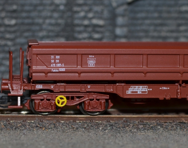 31400 Obojstranne výklopný vagón Fakks DR, BUSCH TT