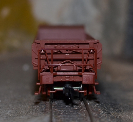 31400 Obojstranne výklopný vagón Fakks DR, BUSCH TT