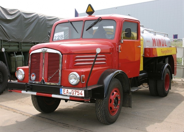 19064 Nákladné auto H3A MINOL, Tillig TT
