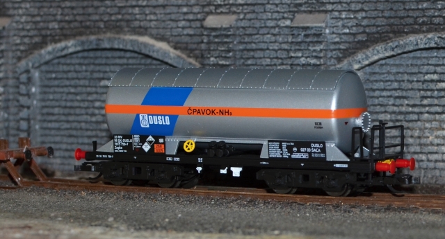 15007 cisternový vagón Zagks DUSLO SK, Tillig TT