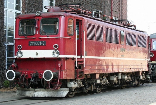 501357 TILLIG ELEKTRICKÁ LOKOMOTÍVA BR 242 DR