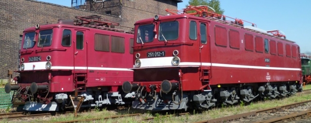 501357 TILLIG ELEKTRICKÁ LOKOMOTÍVA BR 242 DR