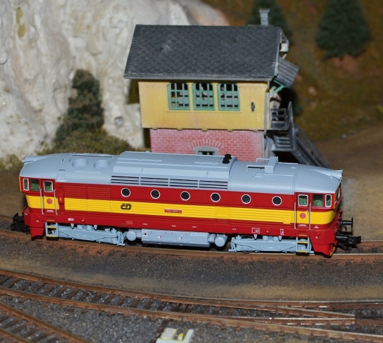33312 Dieselová lokomotíva ČD 750 385-7