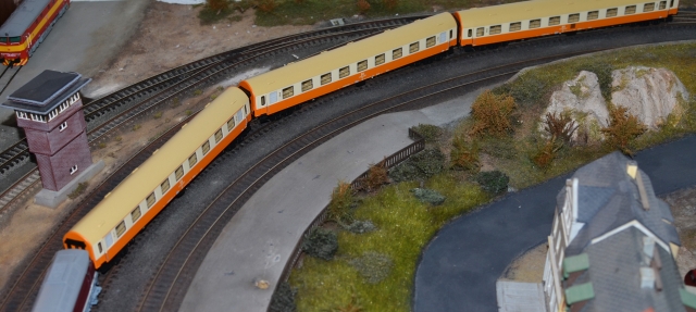 01804 Súprava osobných vagónov „Städteexpress“ DR, Tillig TT