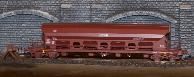 15351 nákladný vagón Tadgs-y 958 